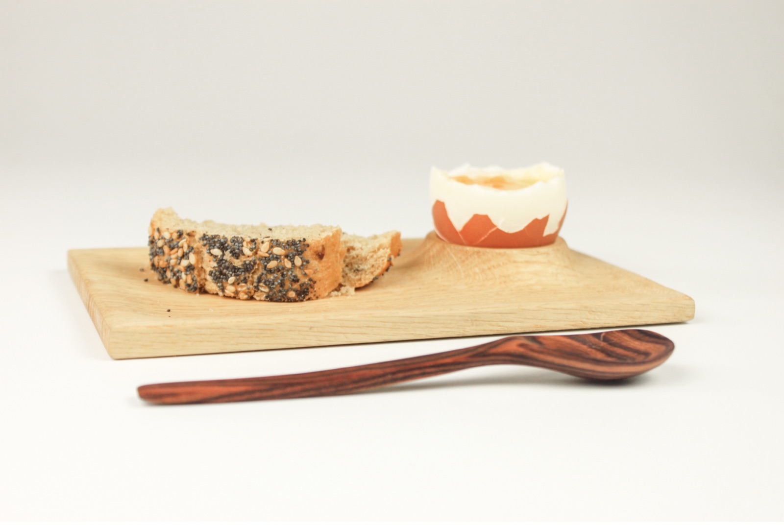 EGG BOARD AND SPOON